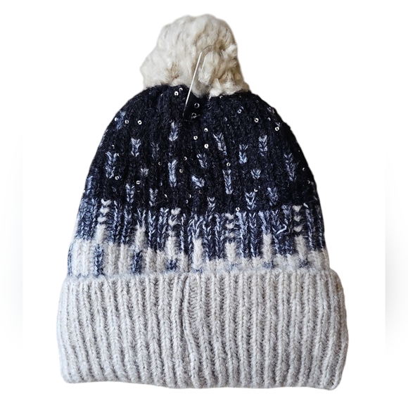 Universal Thread Beanie - Picture 5 of 11